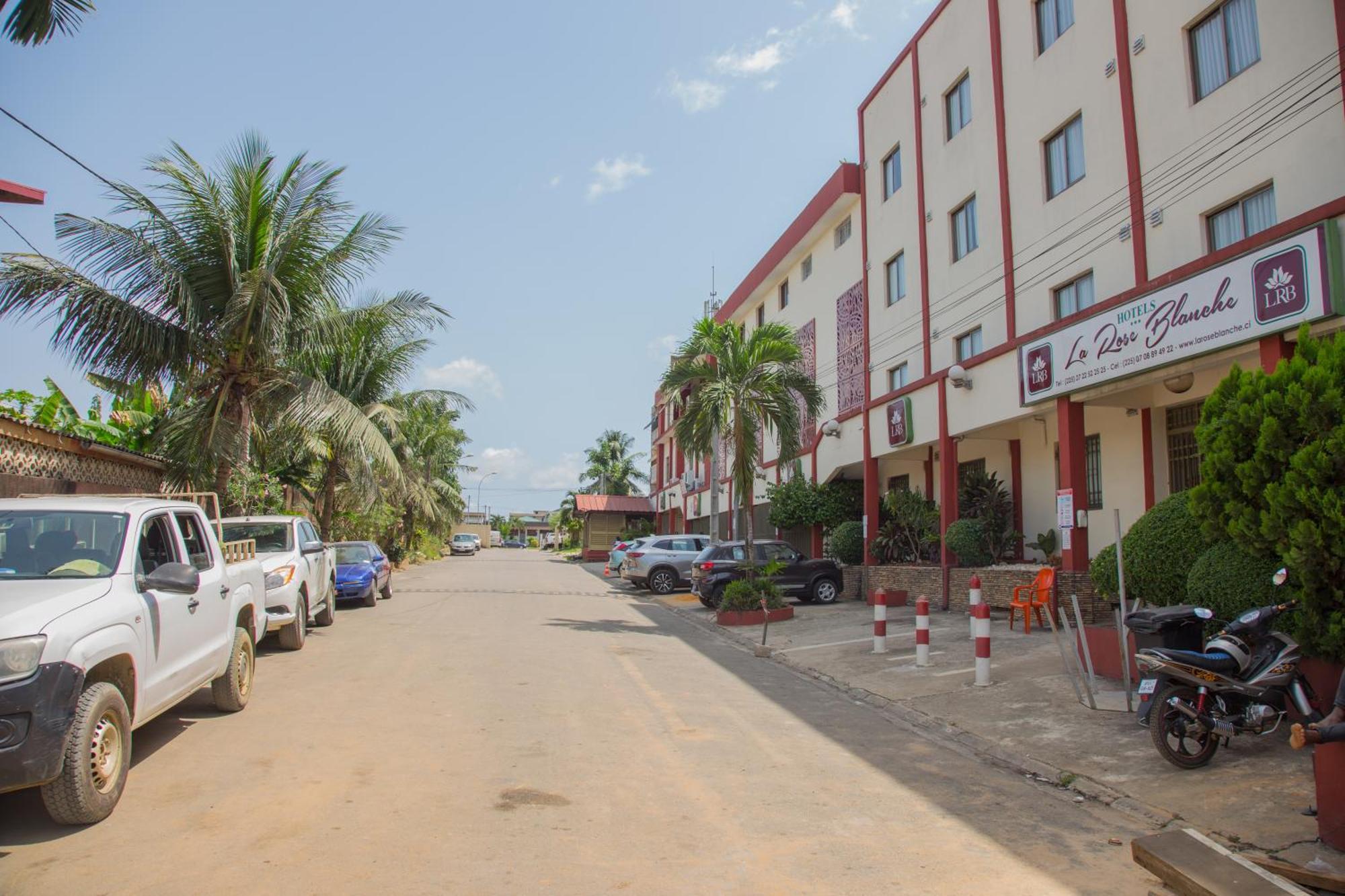 Hotel La Rose Blanche 阿比让 外观 照片