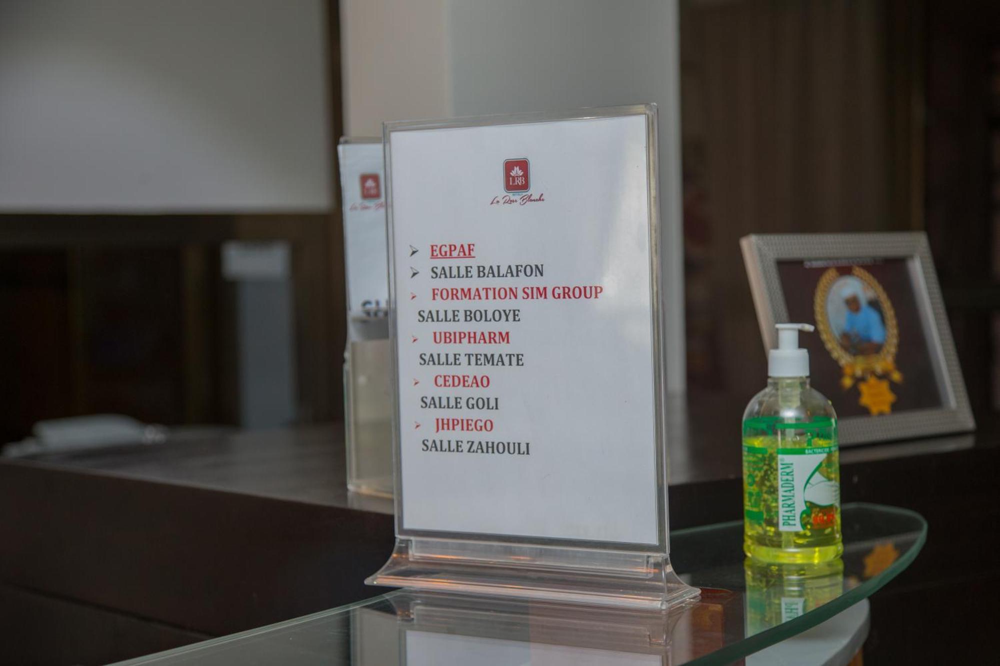 Hotel La Rose Blanche 阿比让 外观 照片