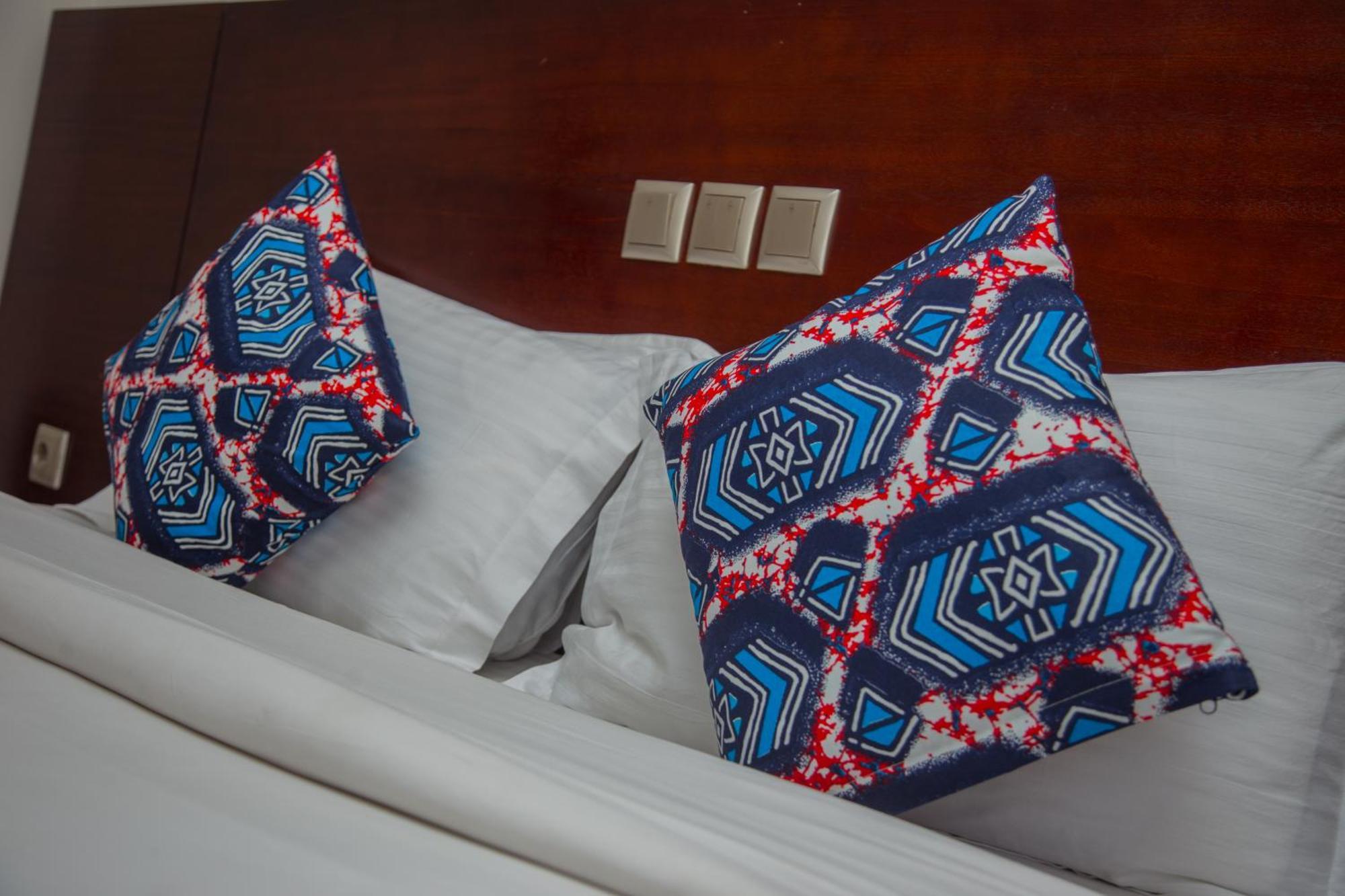 Hotel La Rose Blanche 阿比让 外观 照片